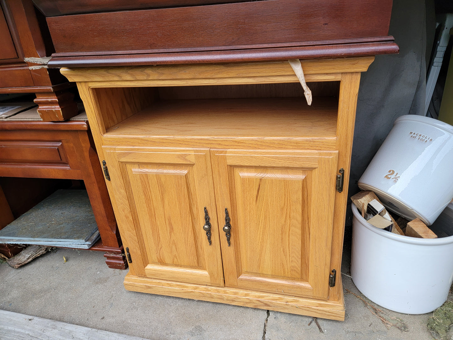Entertainment/TV cabinet electronic storage, credenza, Linen closet, Media unit entry wheeled furniture