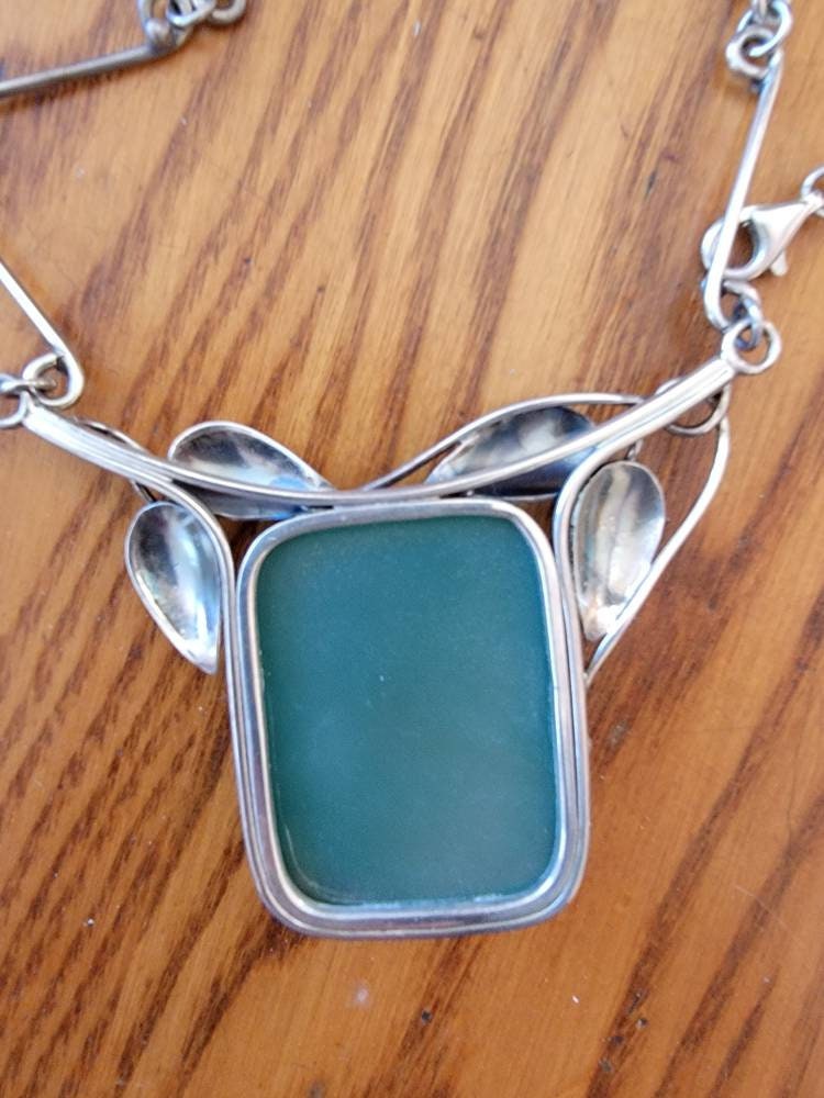 Green Druzzy Quartz Silver Necklace Vintage with Leaf Design 925 Silver Stamp Lobster Clasp Jeweled