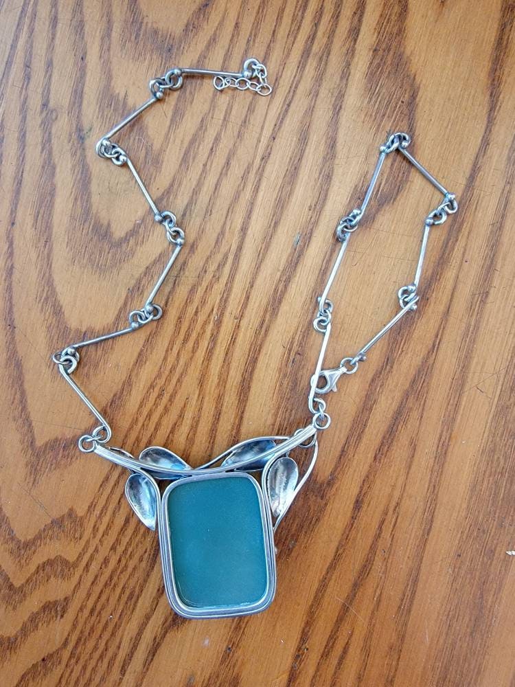 Green Druzzy Quartz Silver Necklace Vintage with Leaf Design 925 Silver Stamp Lobster Clasp Jeweled