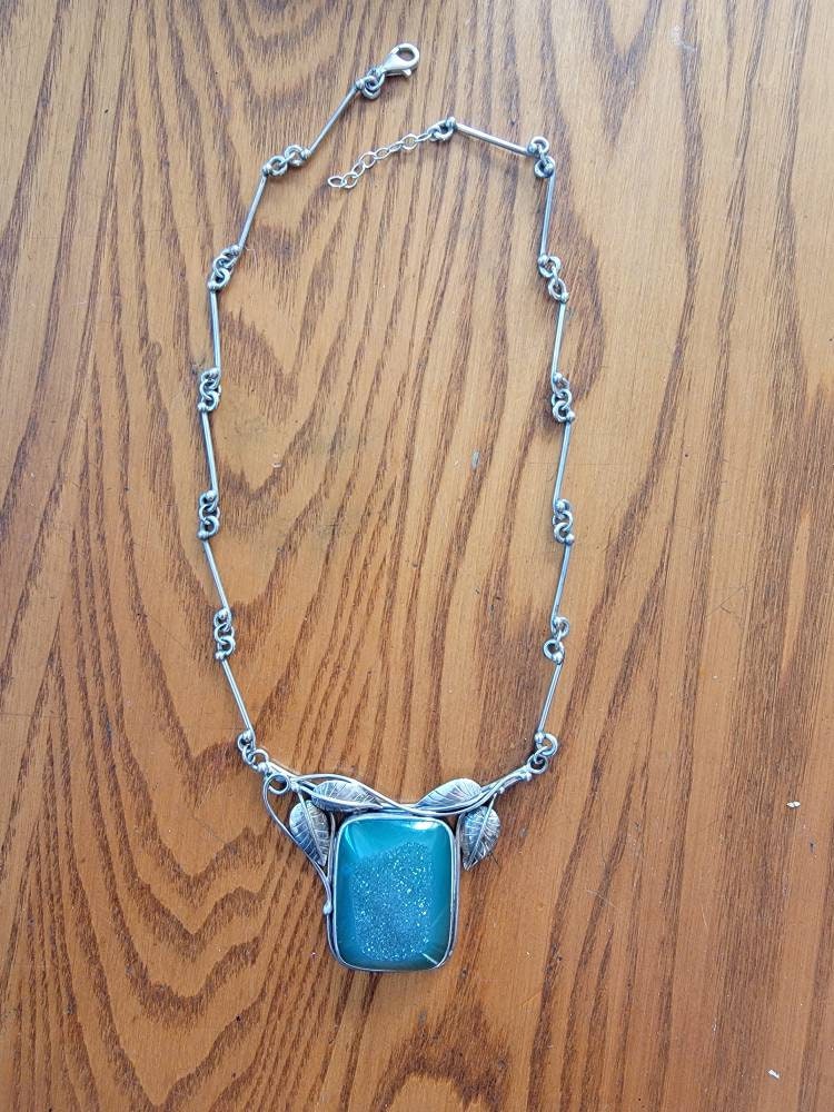 Green Druzzy Quartz Silver Necklace Vintage with Leaf Design 925 Silver Stamp Lobster Clasp Jeweled