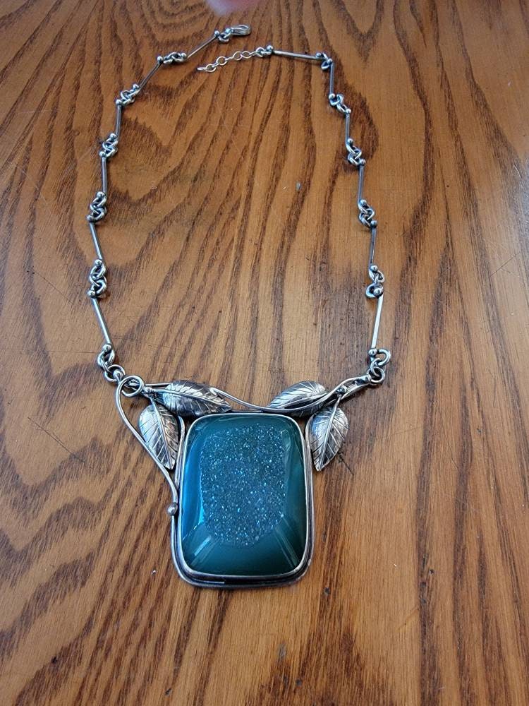 Green Druzzy Quartz Silver Necklace Vintage with Leaf Design 925 Silver Stamp Lobster Clasp Jeweled