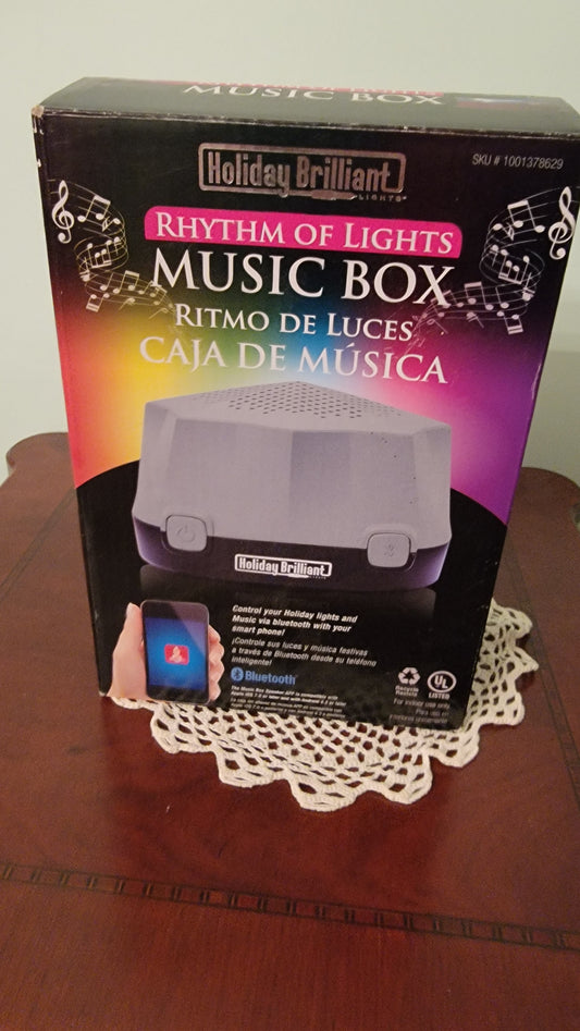 Holiday Brilliant Rhythm of Lights Music Box NIB