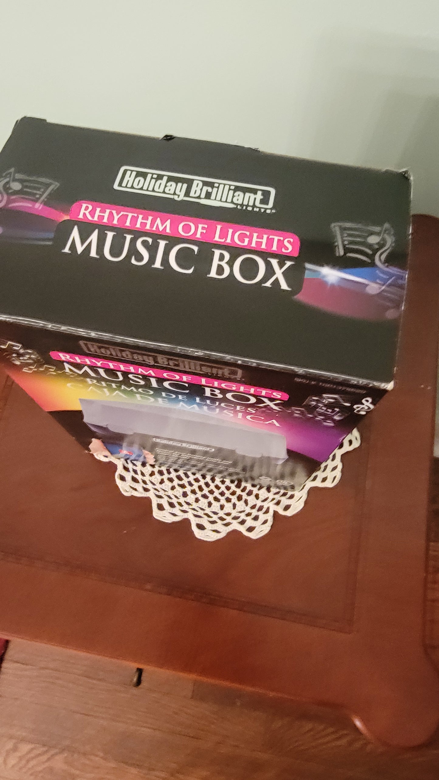 Holiday Brilliant Rhythm of Lights Music Box NIB