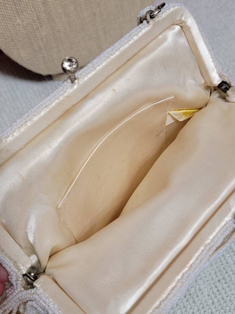 La Regale White Beaded Vintage Handbag. Italian glass beaded evening p –  Joseph Jane Vintage